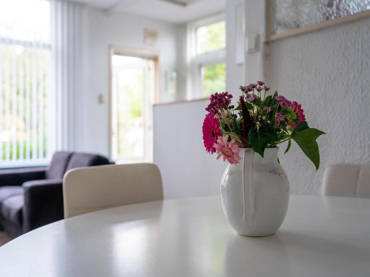 Modern Holiday Home In Heeg With Garden Zewnętrze zdjęcie